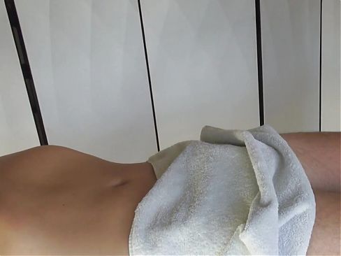 Huge Cum in the Hands of Sexy Thai Masseuse